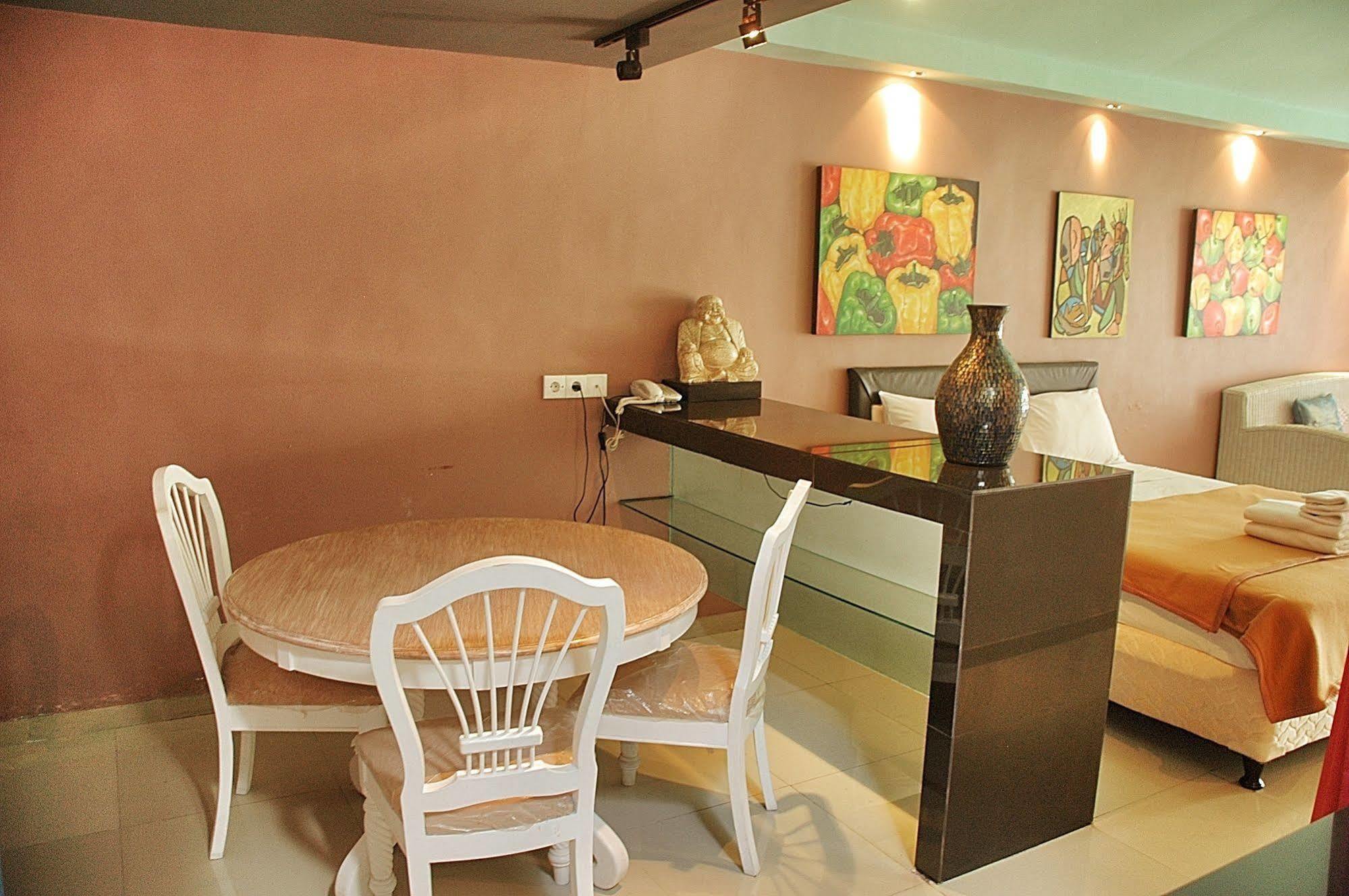 Marinos Place Legian Dış mekan fotoğraf