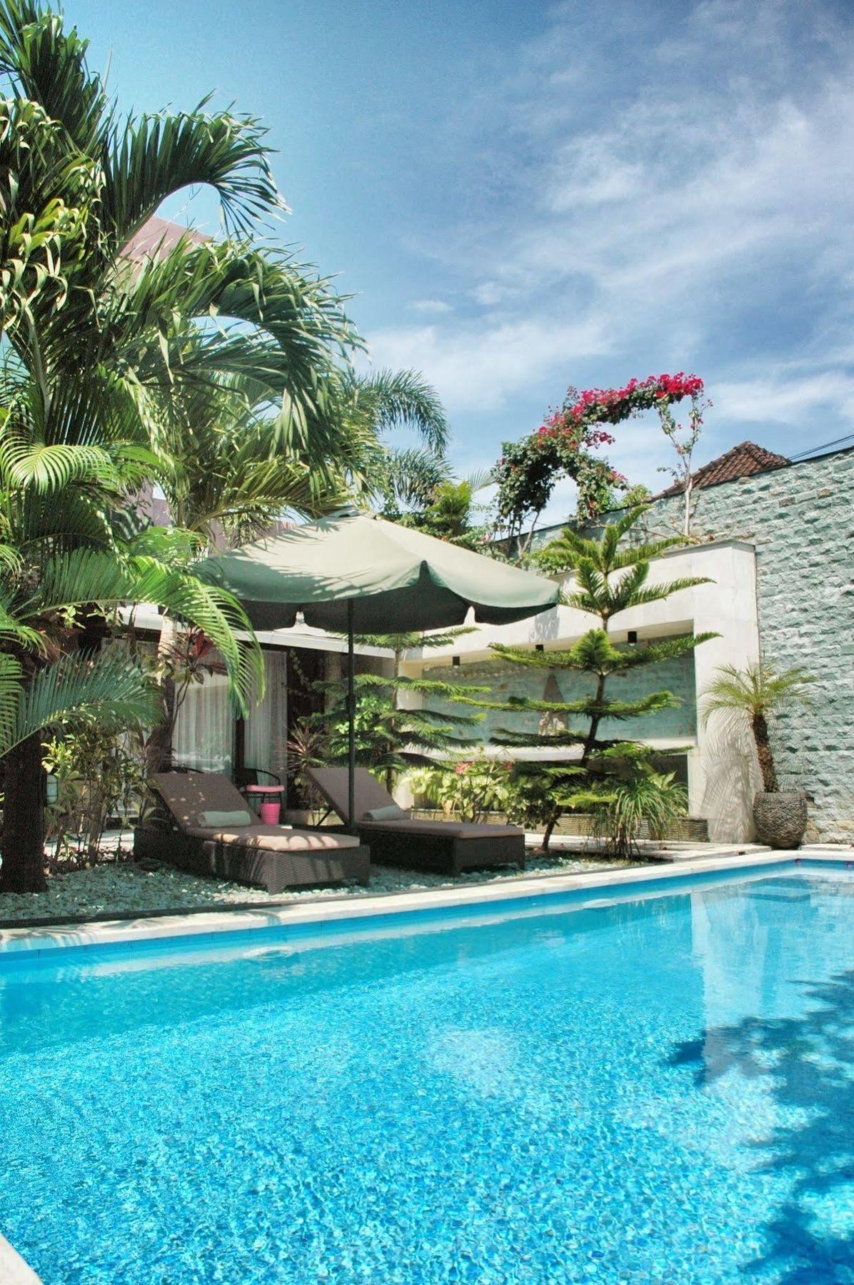Marinos Place Legian Dış mekan fotoğraf