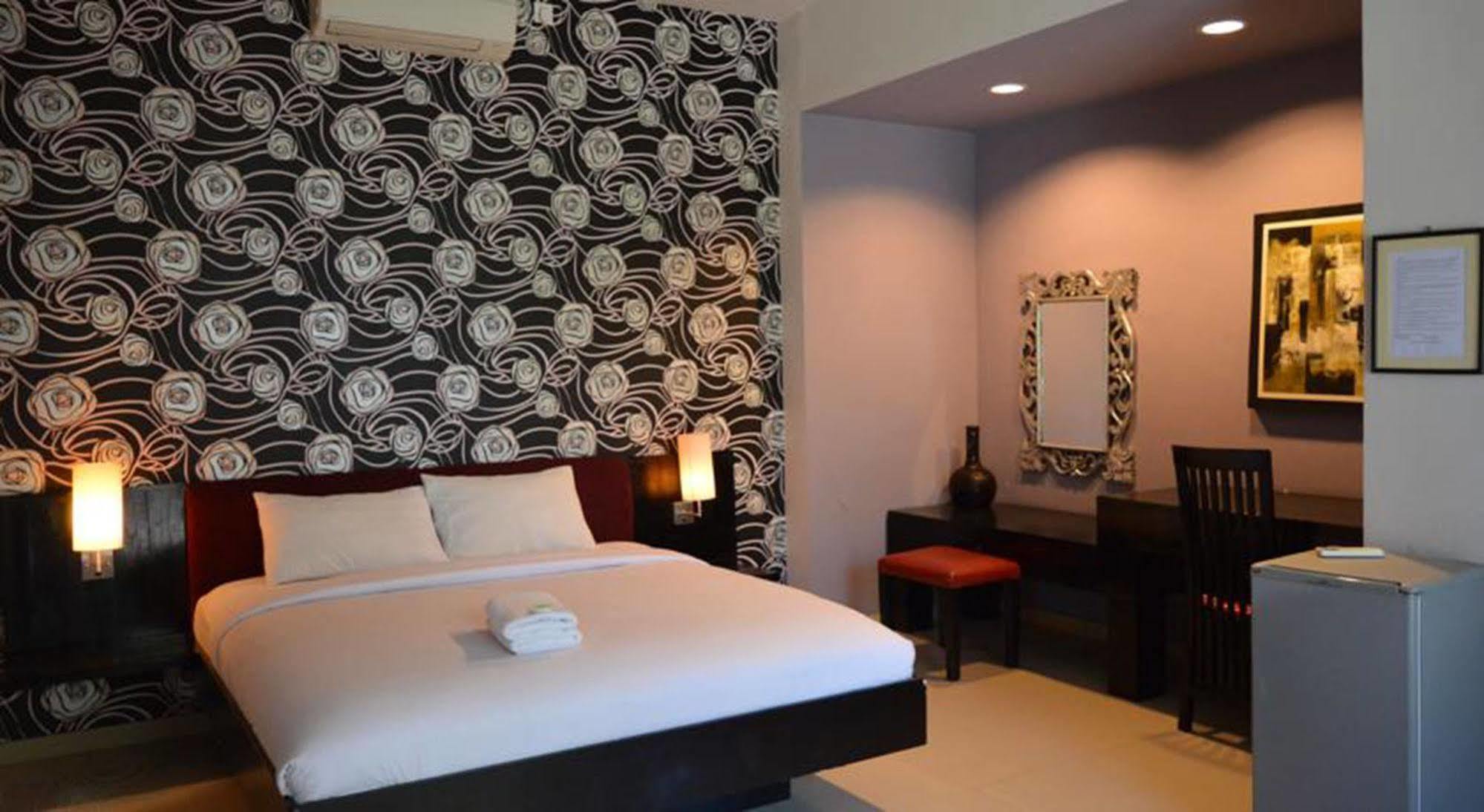 Marinos Place Legian Dış mekan fotoğraf