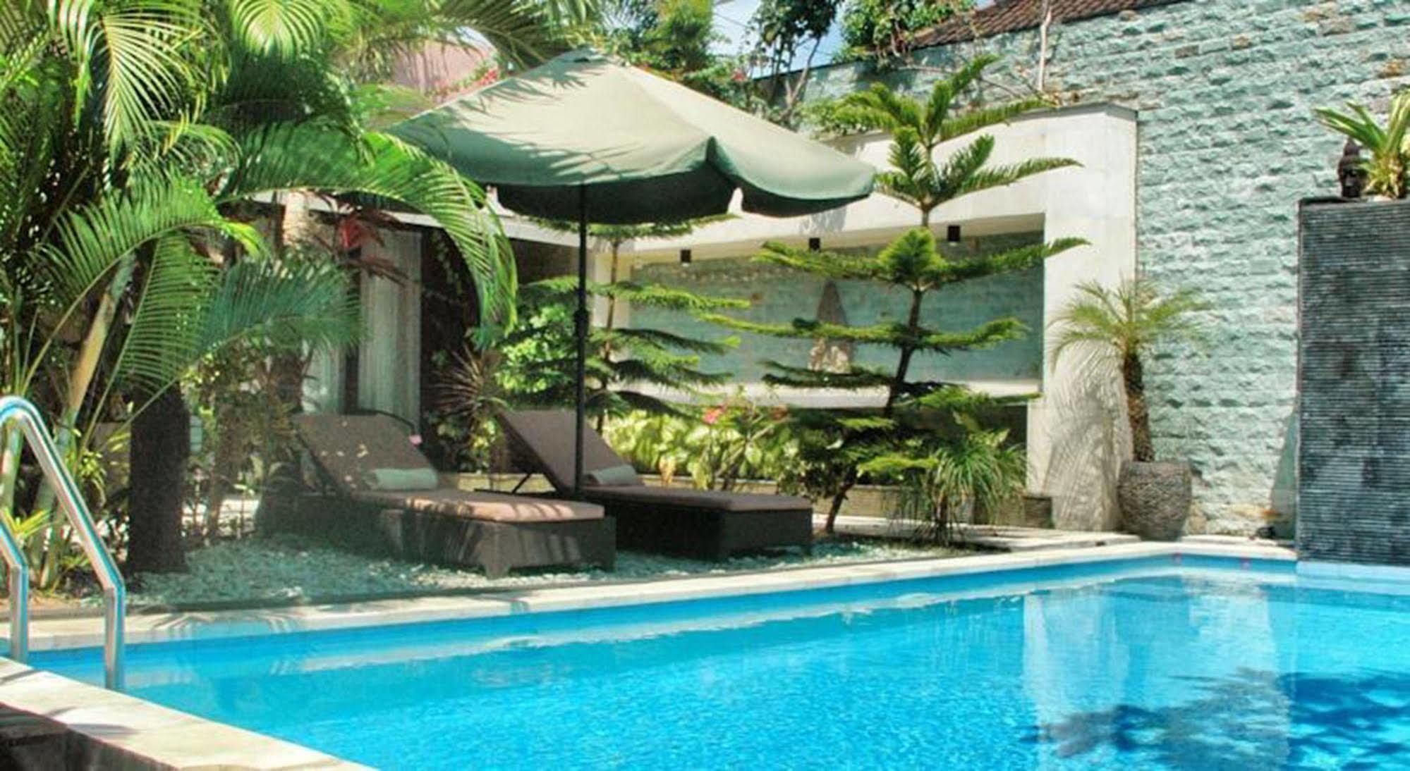 Marinos Place Legian Dış mekan fotoğraf